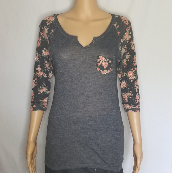 Rue21 Tops - Rue 21 Floral Print Half Sleeve Grey Top/Shirt